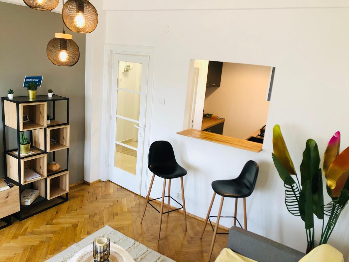 Lovely Studio Bucharest Luaran gambar