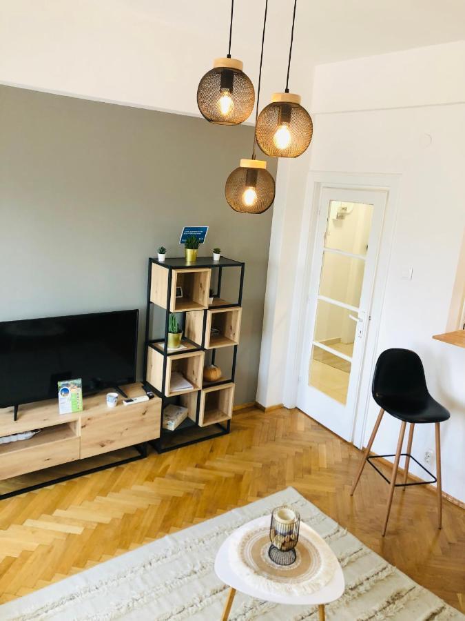 Lovely Studio Bucharest Luaran gambar