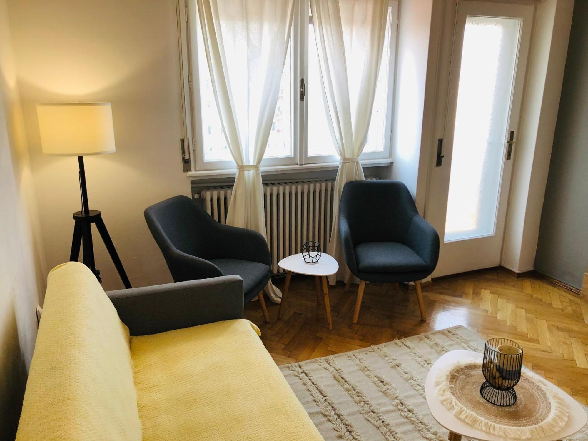 Lovely Studio Bucharest Luaran gambar