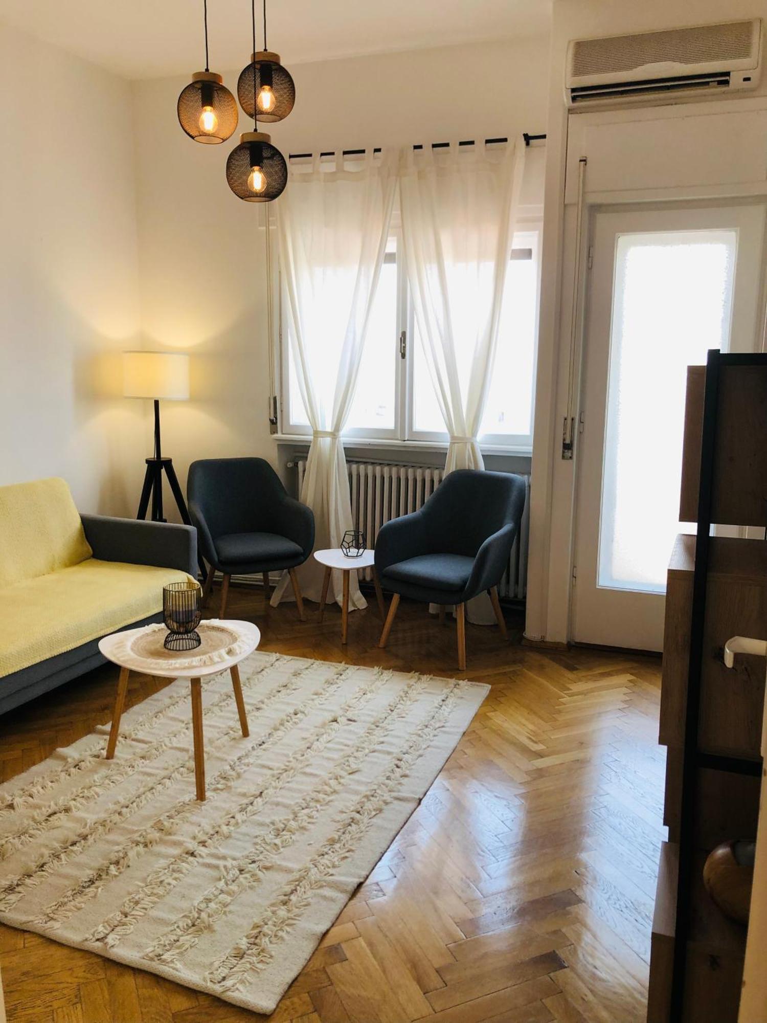 Lovely Studio Bucharest Luaran gambar
